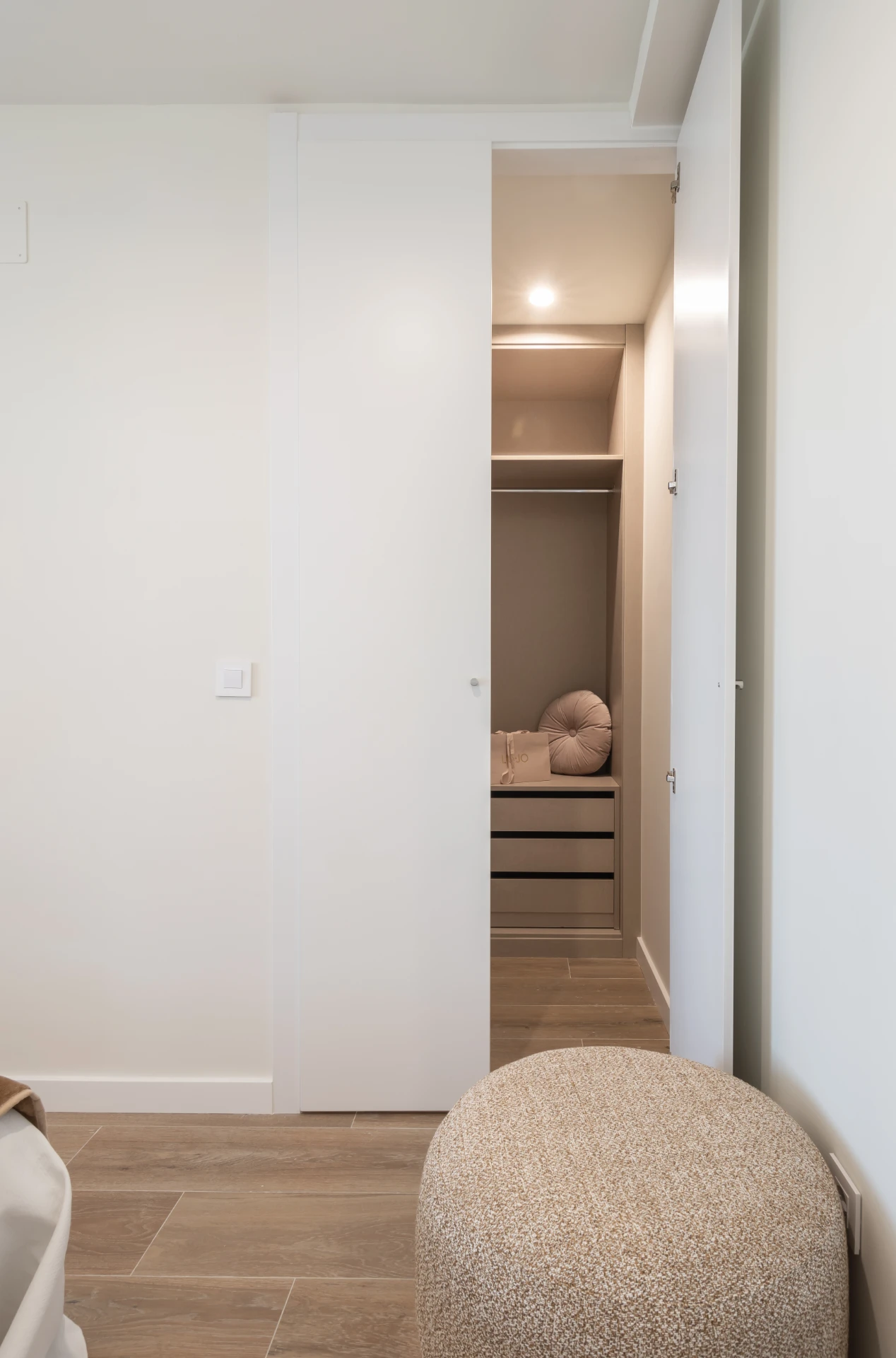 7_Master_bedroom_Home_Staging (2)