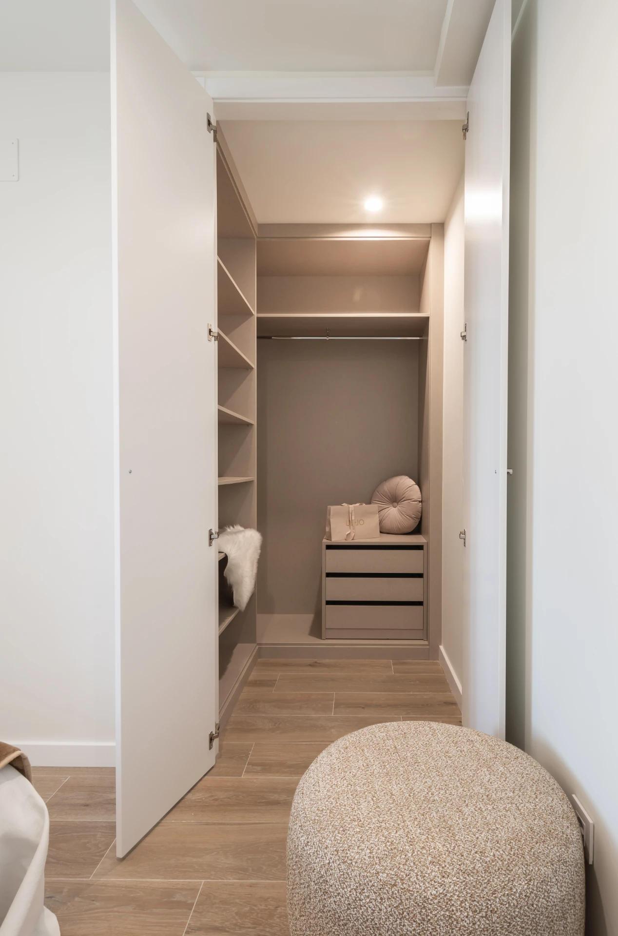 7_Master_bedroom_Home_Staging (3)