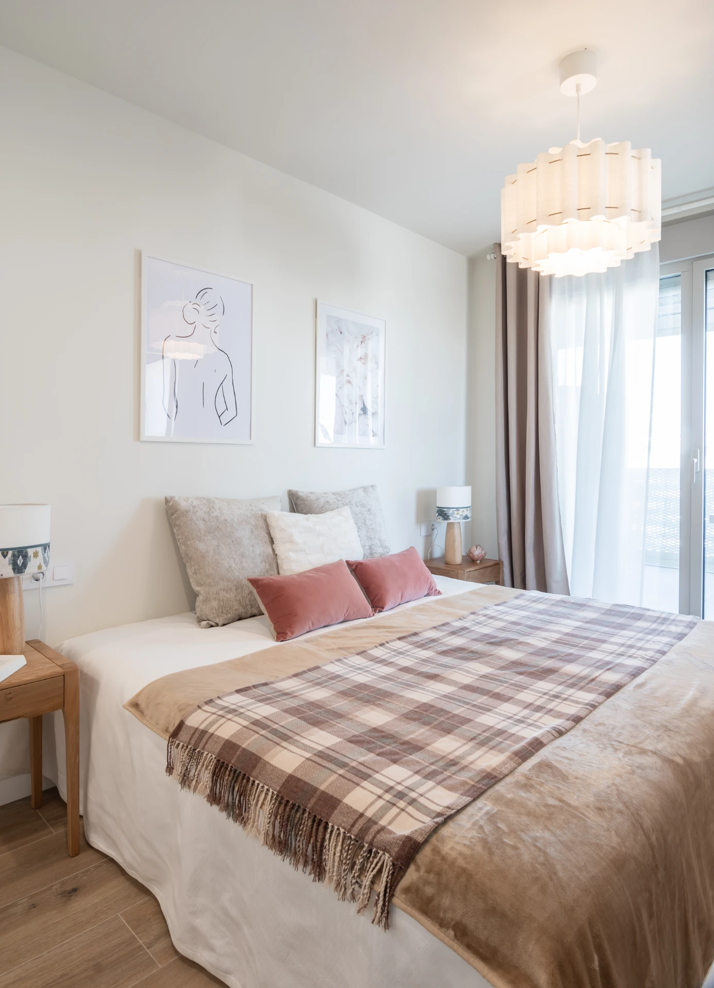 7_Master_bedroom_Home_Staging (4)