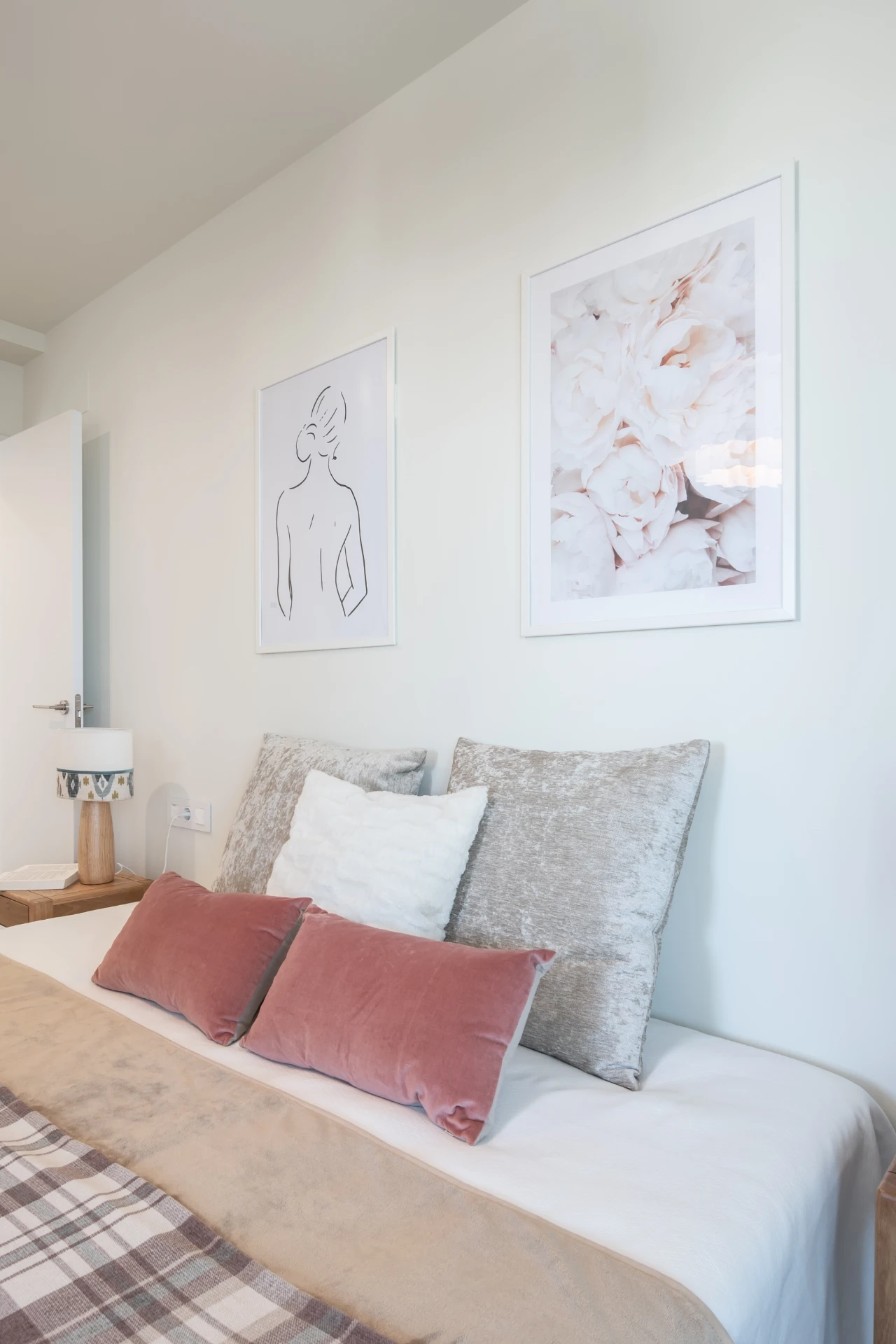 7_Master_bedroom_Home_Staging (6)